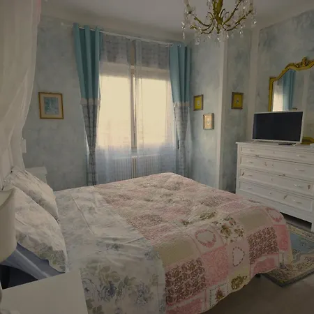 Le Bouganville * דסנזאנו דל גארדה