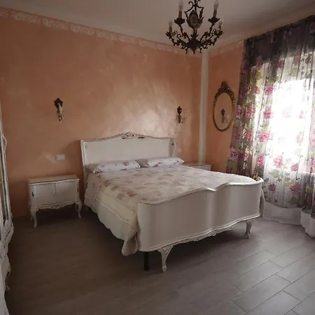 Le Bouganville * דסנזאנו דל גארדה