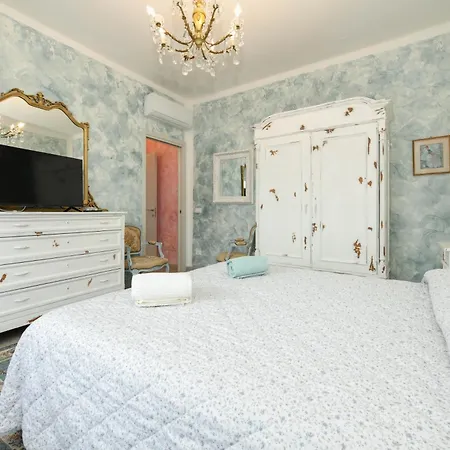 Le Bouganville Apartmán Desenzano del Garda