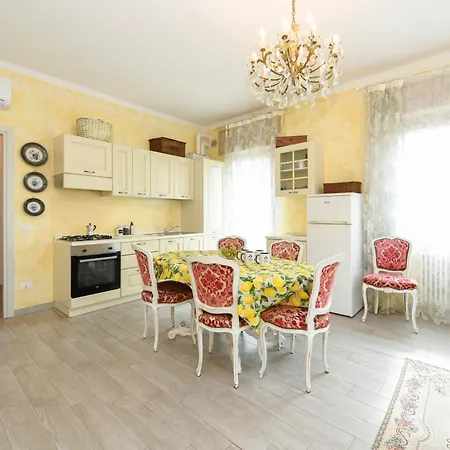 Le Bouganville Apartmán Desenzano del Garda
