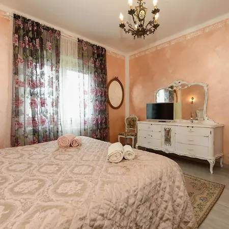 Apartmán Le Bouganville Desenzano del Garda