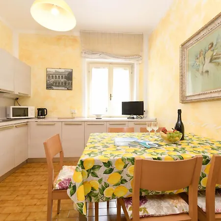 Le Bouganville Apartmán Desenzano del Garda