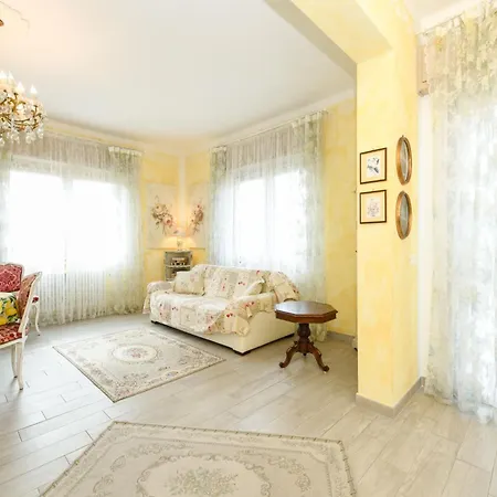 Apartmán Le Bouganville Desenzano del Garda